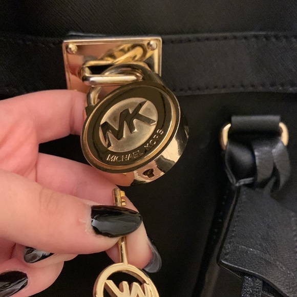 Michael kors purse - Picture 9 of 11